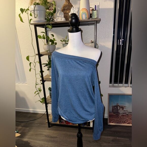 Brand new super cute oversized size small soft fabric top - Picture 6 of 7